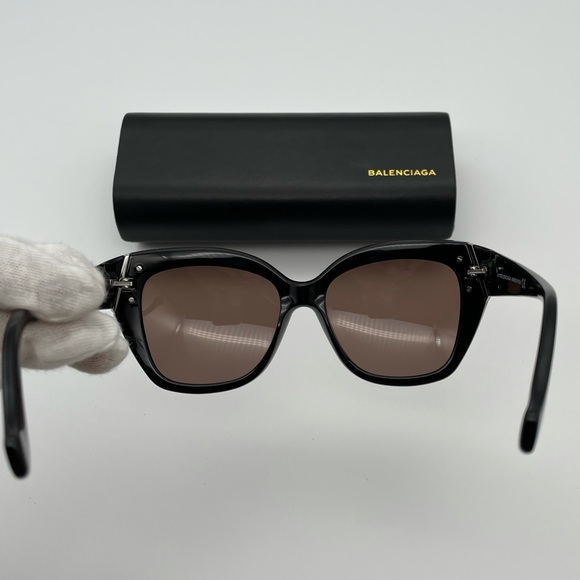 Balenciaga - Picture 10 of 12